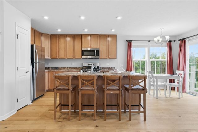 212 Saddle Ridge Dr, North Fayette, PA 15071