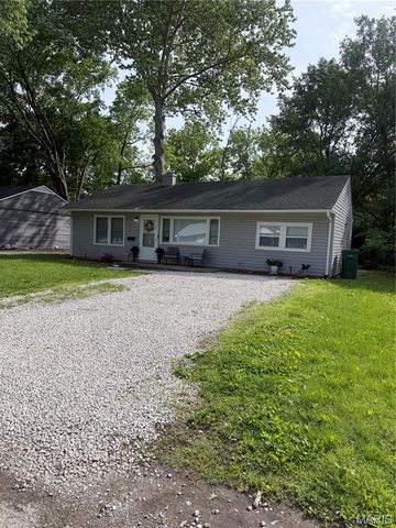 33 Louise Lane, Cahokia, IL 62206