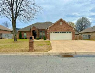 1535 Blustery Way, Conway, AR 72034