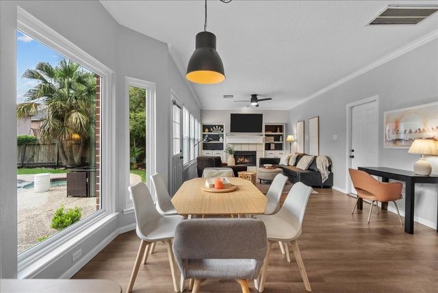 311 Welford Lane, Highlands, TX 77562