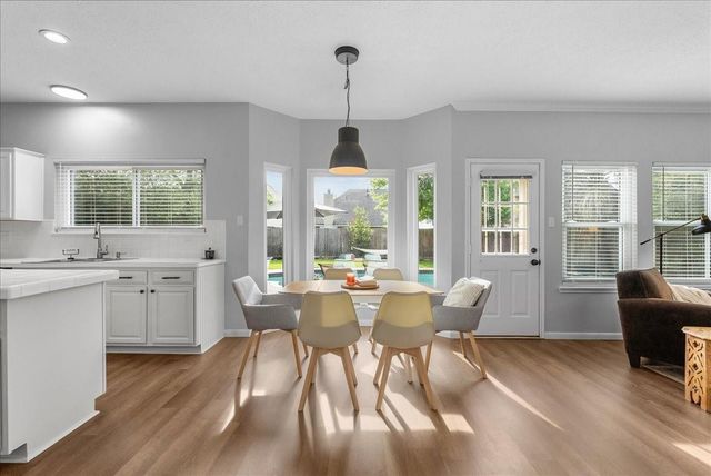 311 Welford Lane, Highlands, TX 77562