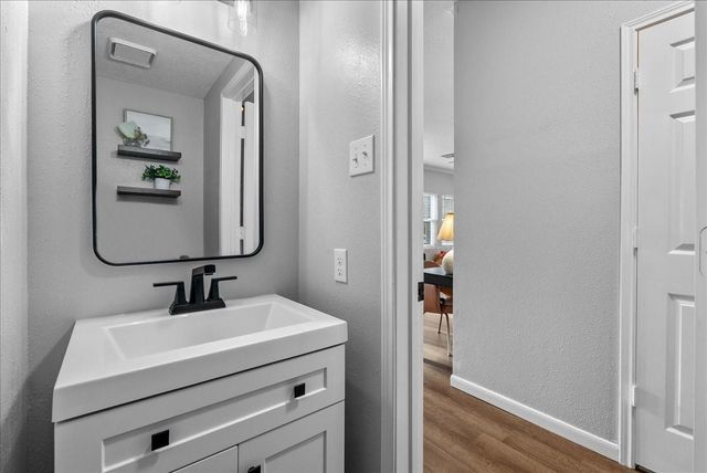 311 Welford Lane, Highlands, TX 77562