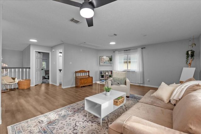 311 Welford Lane, Highlands, TX 77562