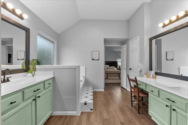 311 Welford Lane, Highlands, TX 77562