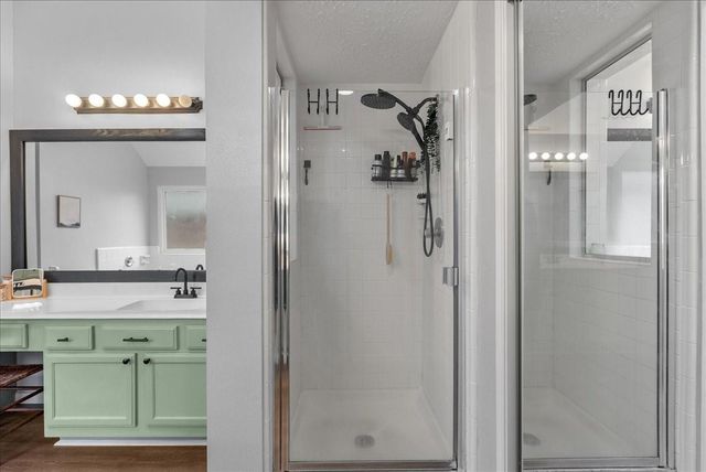 311 Welford Lane, Highlands, TX 77562