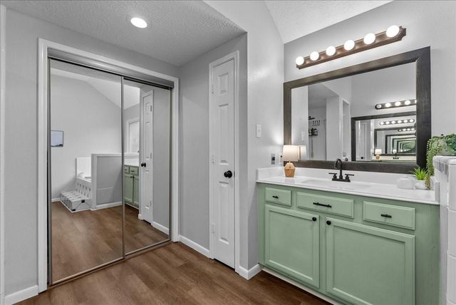 311 Welford Lane, Highlands, TX 77562