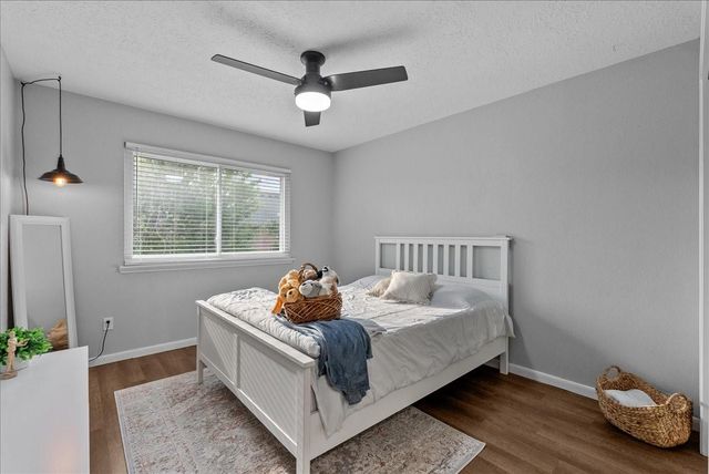 311 Welford Lane, Highlands, TX 77562