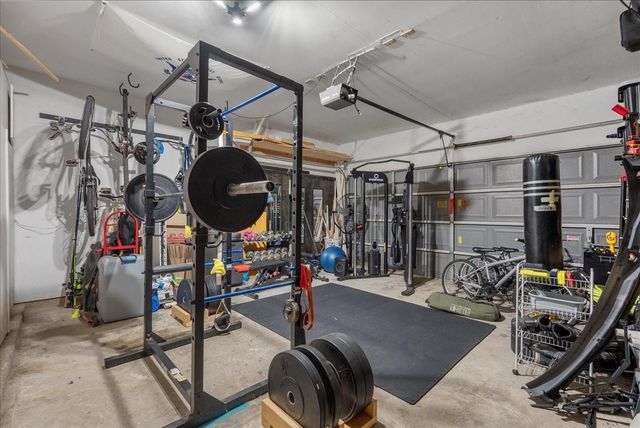 311 Welford Lane, Highlands, TX 77562