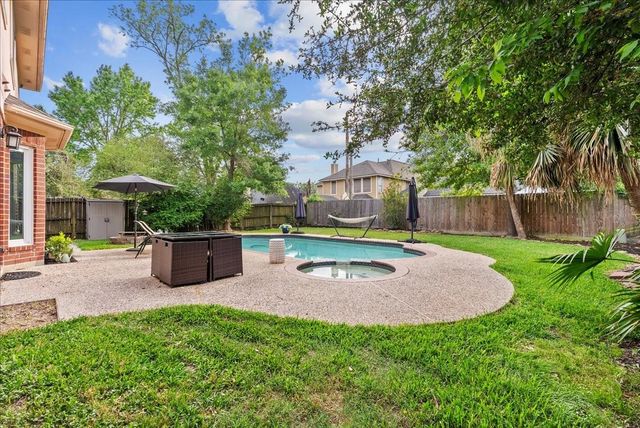 311 Welford Lane, Highlands, TX 77562