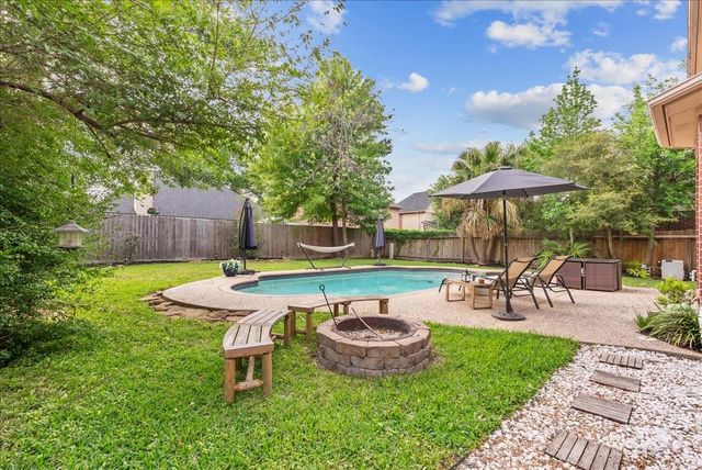 311 Welford Lane, Highlands, TX 77562
