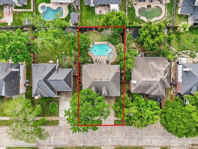 311 Welford Lane, Highlands, TX 77562