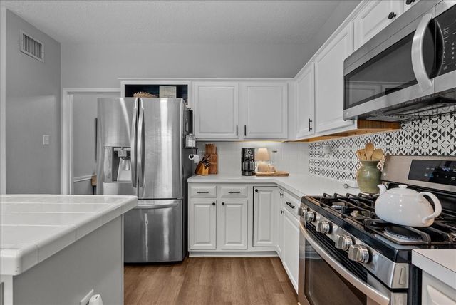 311 Welford Lane, Highlands, TX 77562