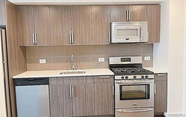 1215 Broadway 603, Astoria, NY 11106