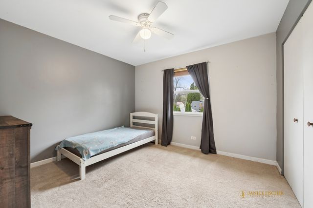 521 S Sheridan Road, Lakemoor, IL 60051