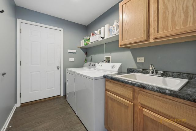 521 S Sheridan Road, Lakemoor, IL 60051