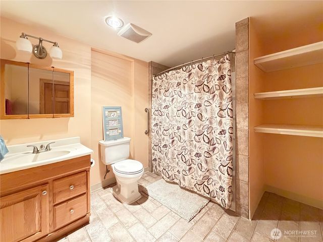 66 Port Susan Dr., Hat Island, WA 98206