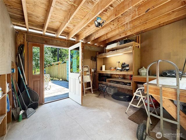 66 Port Susan Dr., Hat Island, WA 98206