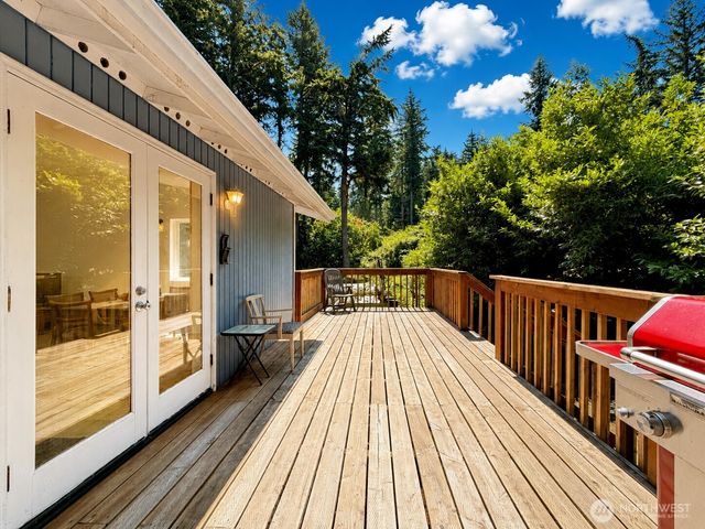 66 Port Susan Dr., Hat Island, WA 98206