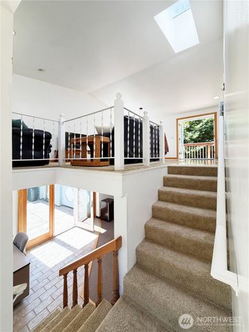 66 Port Susan Dr., Hat Island, WA 98206
