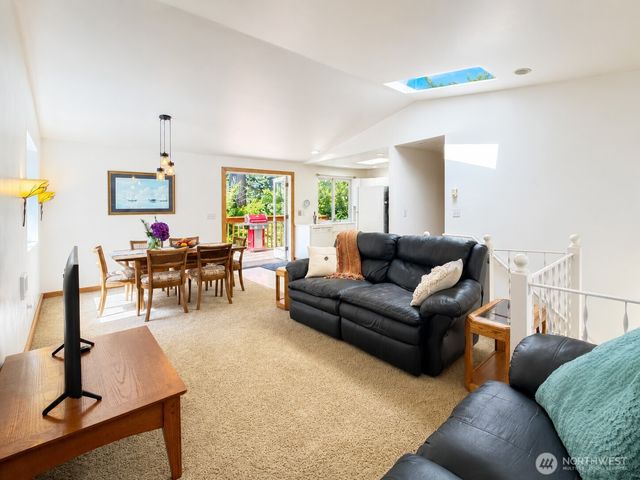 66 Port Susan Dr., Hat Island, WA 98206