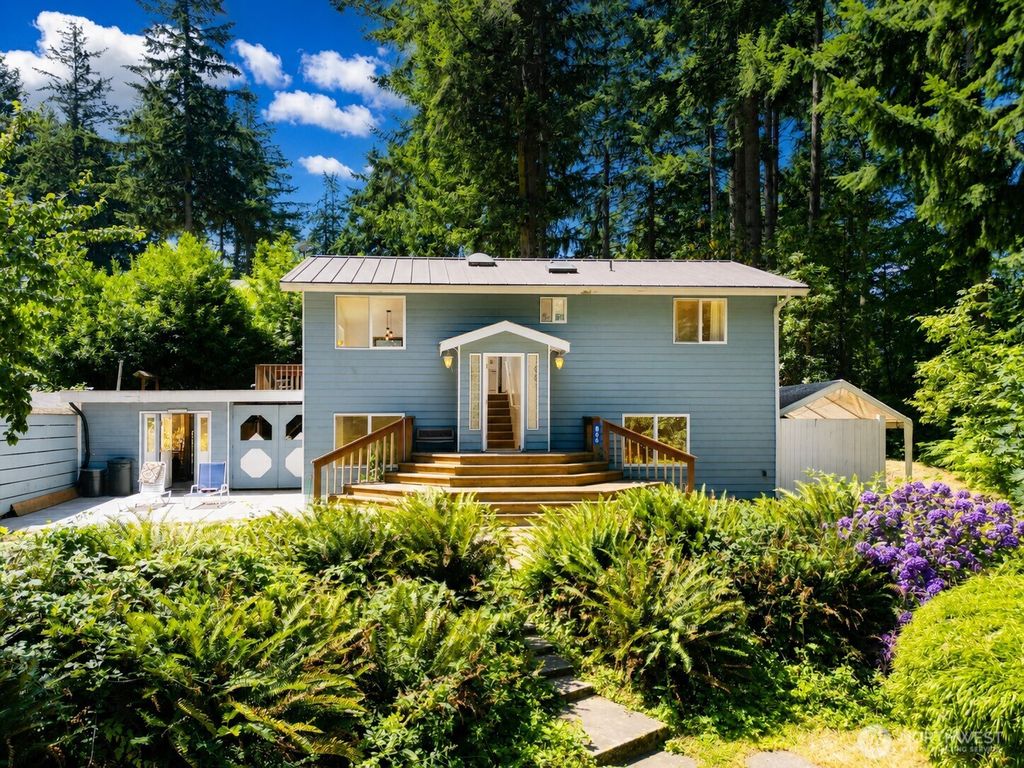 66 Port Susan Dr., Hat Island, WA 98206