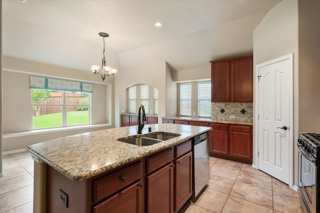 508 Highpoint Lane, Mansfield, TX 76063