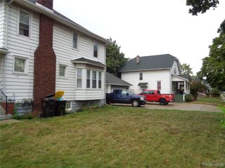 2756 4th St 410 4th Street, Trenton, MI 48183