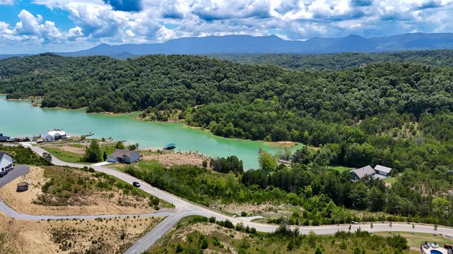 2 Emerald Pointe Blvd, Dandridge, TN 37725
