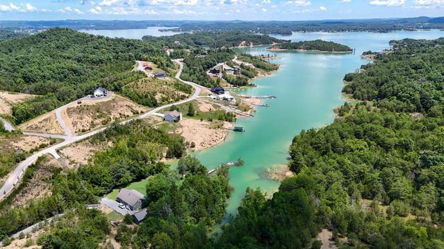 2 Emerald Pointe Blvd, Dandridge, TN 37725