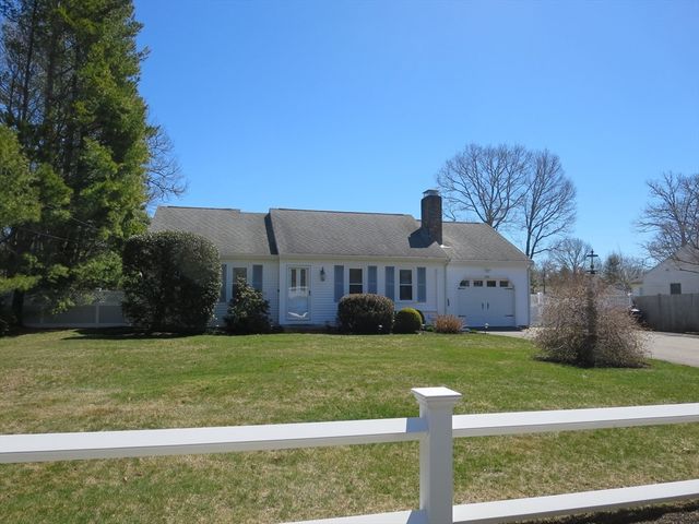 136 Sheaffer Rd, Barnstable, MA 02632
