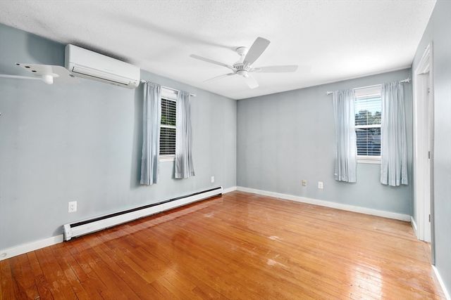 136 Sheaffer Rd, Barnstable, MA 02632