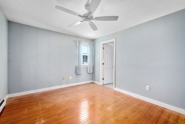 136 Sheaffer Rd, Barnstable, MA 02632