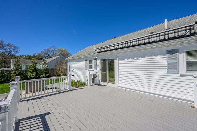 136 Sheaffer Rd, Barnstable, MA 02632