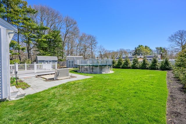 136 Sheaffer Rd, Barnstable, MA 02632
