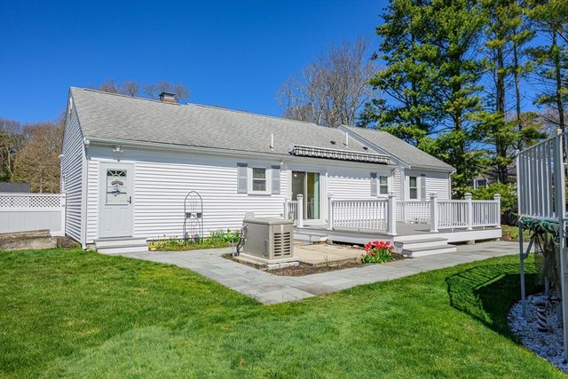 136 Sheaffer Rd, Barnstable, MA 02632