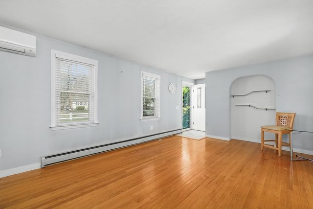 136 Sheaffer Rd, Barnstable, MA 02632