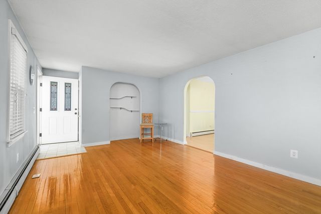 136 Sheaffer Rd, Barnstable, MA 02632