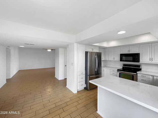 2912 S PRICE Road, Tempe, AZ 85282