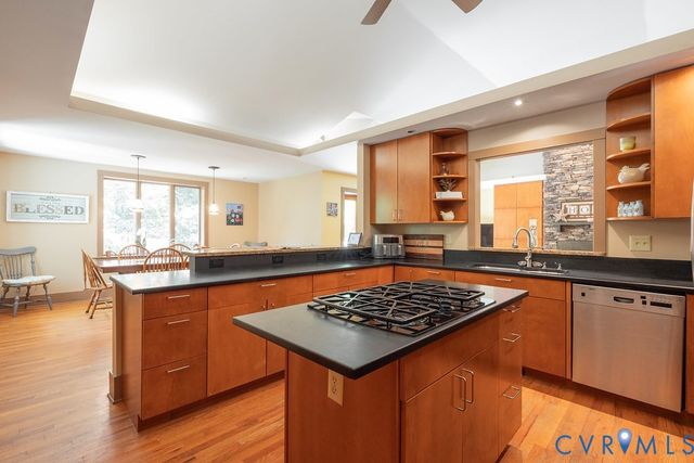 14434 Kings Grant Ln, Doswell, VA 23047