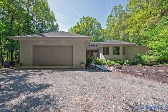 14434 Kings Grant Ln, Doswell, VA 23047