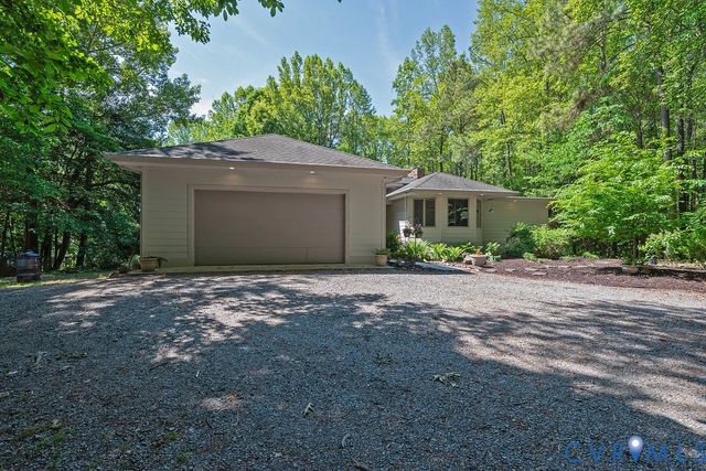 14434 Kings Grant Ln, Doswell, VA 23047