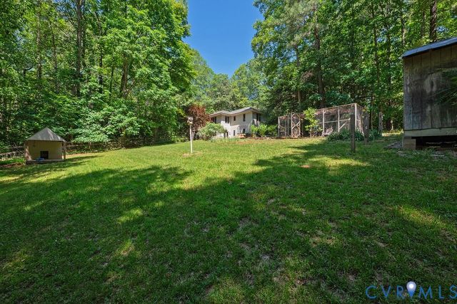 14434 Kings Grant Ln, Doswell, VA 23047