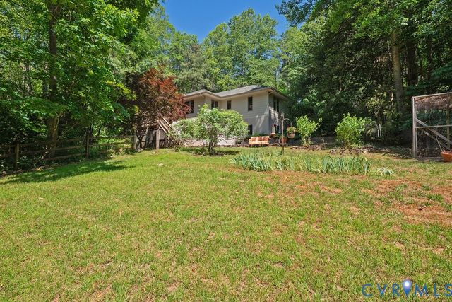 14434 Kings Grant Ln, Doswell, VA 23047