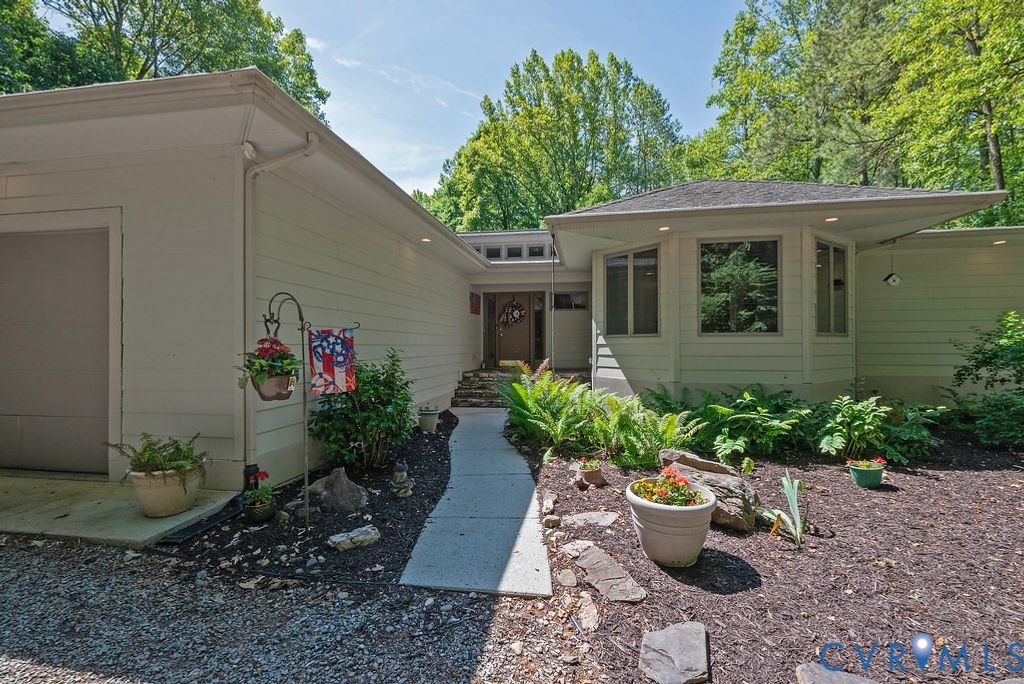 14434 Kings Grant Ln, Doswell, VA 23047