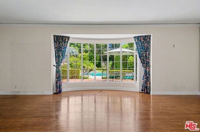 608 Trenton Drive, Beverly Hills, CA 90210