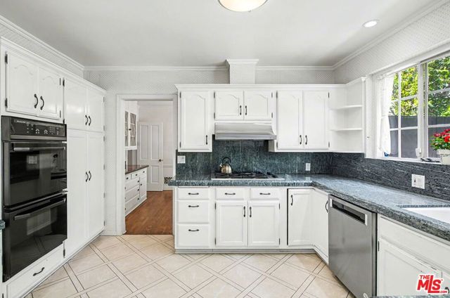 608 Trenton Drive, Beverly Hills, CA 90210