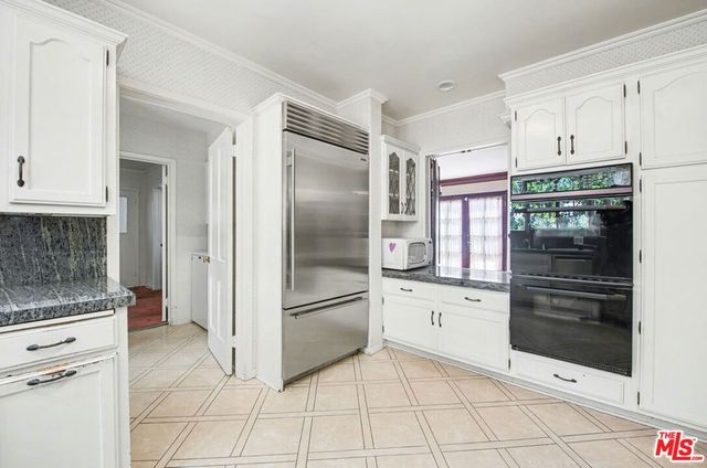 608 Trenton Drive, Beverly Hills, CA 90210