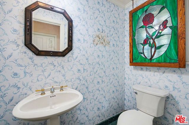 608 Trenton Drive, Beverly Hills, CA 90210