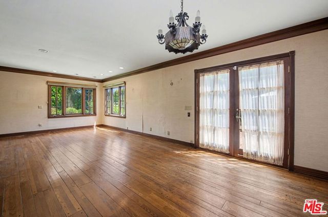 608 Trenton Drive, Beverly Hills, CA 90210