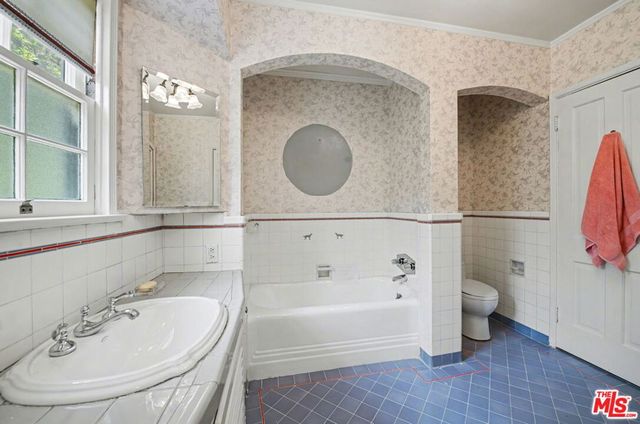 608 Trenton Drive, Beverly Hills, CA 90210